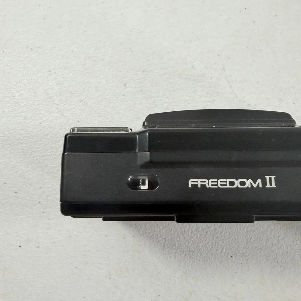 Minolta Freedom II 35mm Film Camera Point‎ Shoot AF Flash READ DESCRIPTION WORKS
